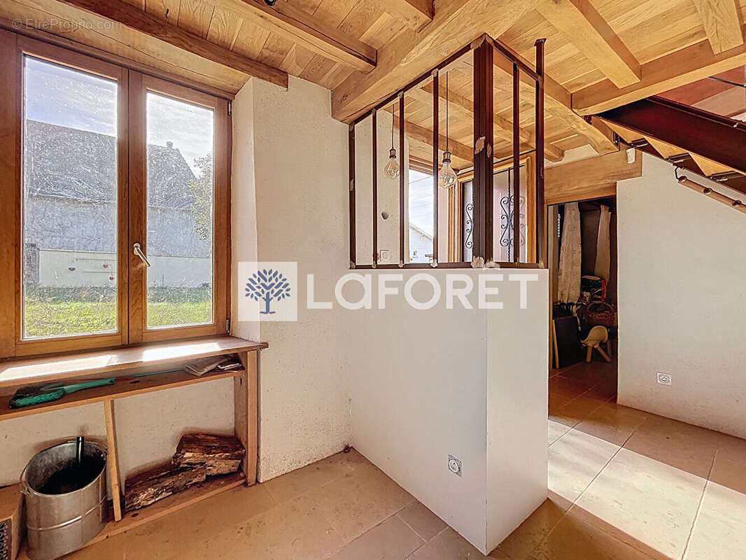 Maison à SAINT-CLAIR-DE-LA-TOUR