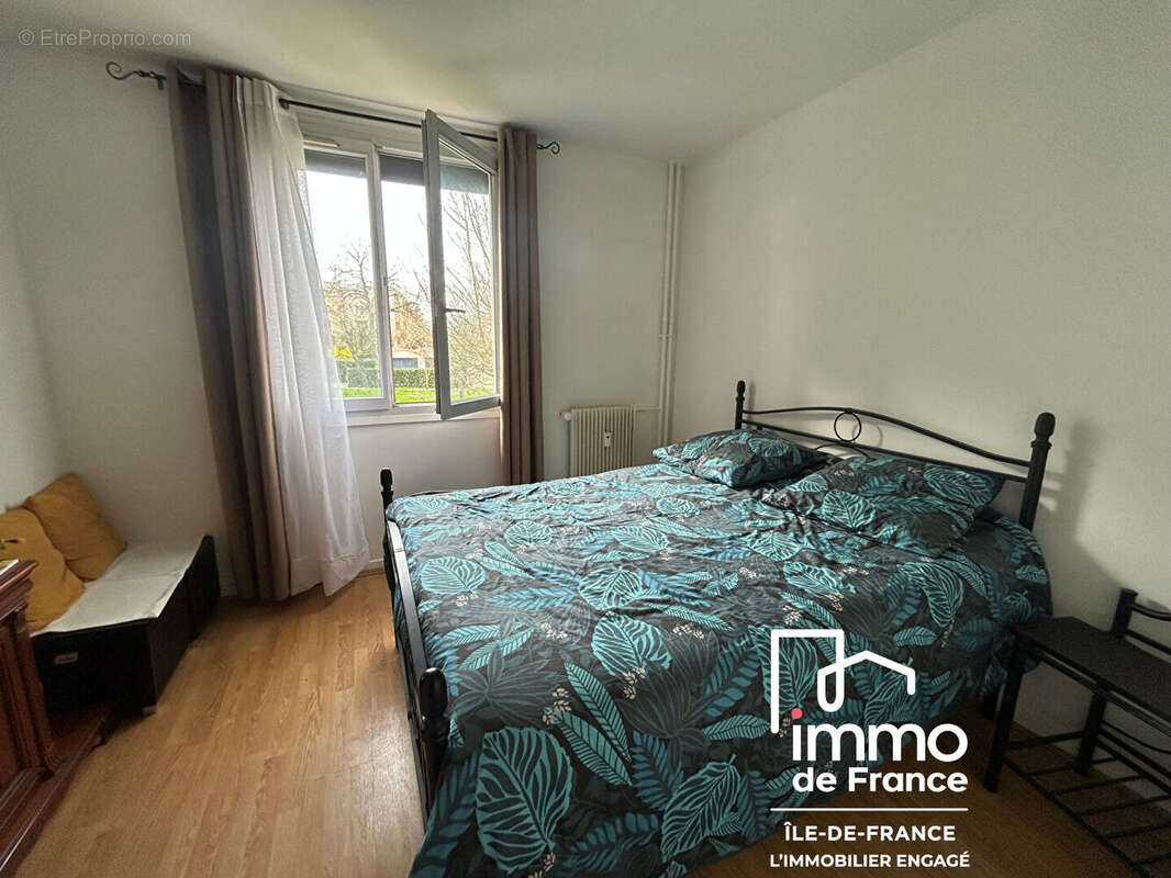 Appartement à SAINTE-GENEVIEVE-DES-BOIS