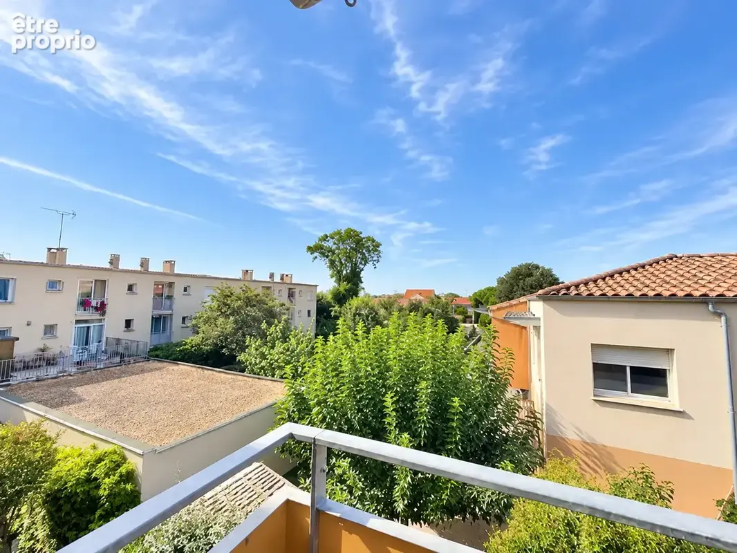 T3 60 m2 avec terrasse, garage et parking - photo 6