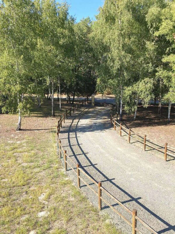 Maison à SAINT-OUEN-EN-BELIN