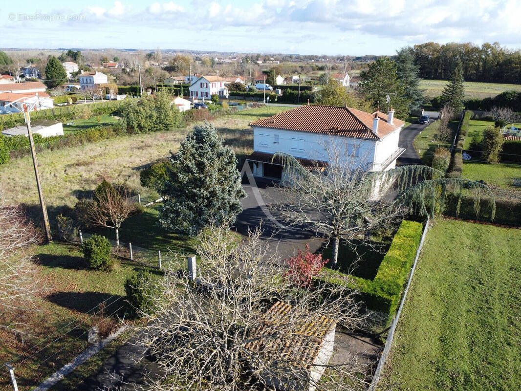 Maison à SAINT-SEVER-DE-SAINTONGE