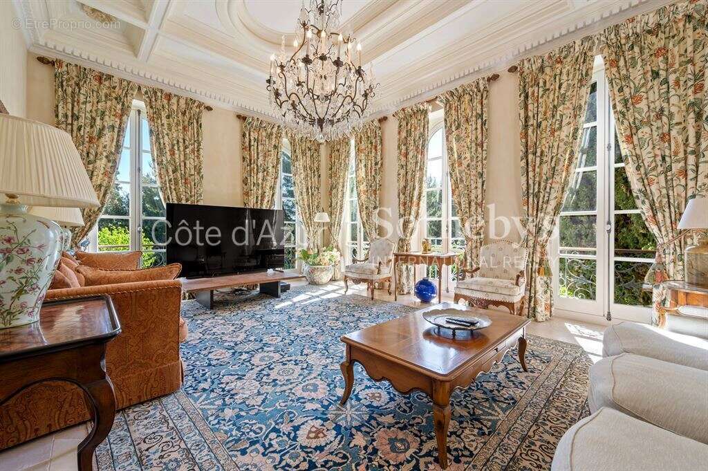 Saint Jean Cap Ferrat, domaine privé avec deux villas, parc paysager, piscine à débordement - photo 8