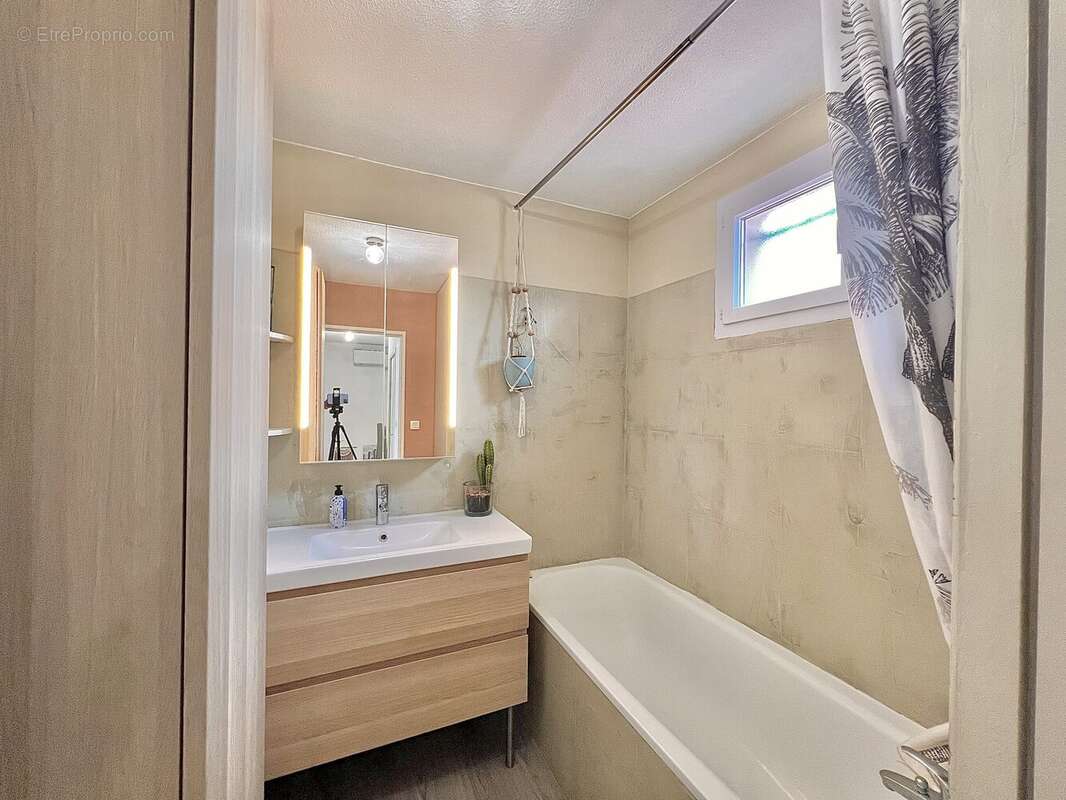 Maison 80 m² à Pont-De-Cheruy  - photo 7