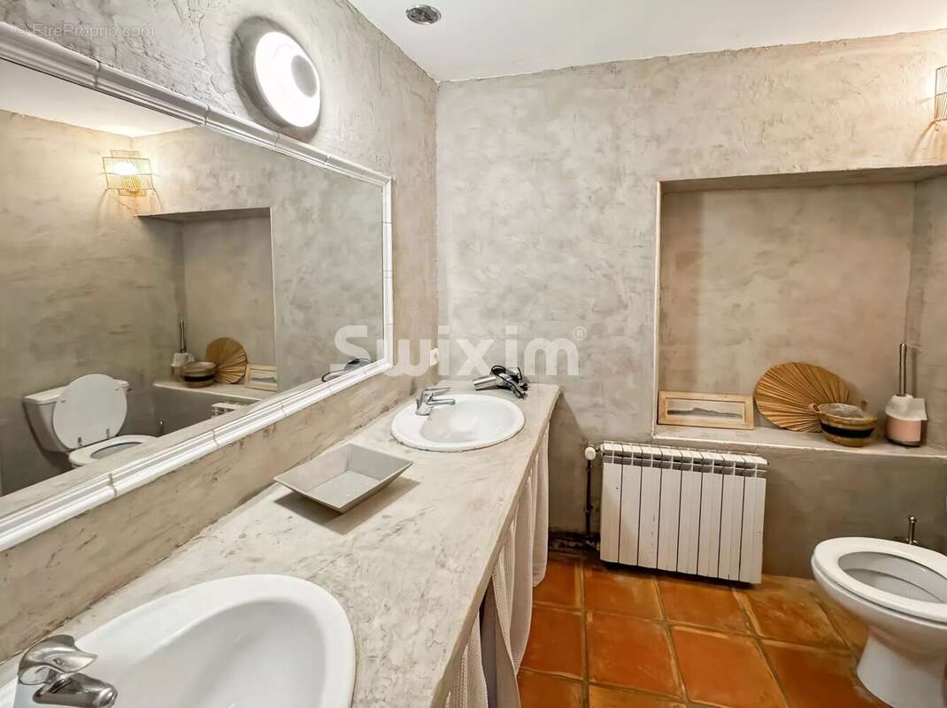 Maison à SAINTE-CECILE-LES-VIGNES