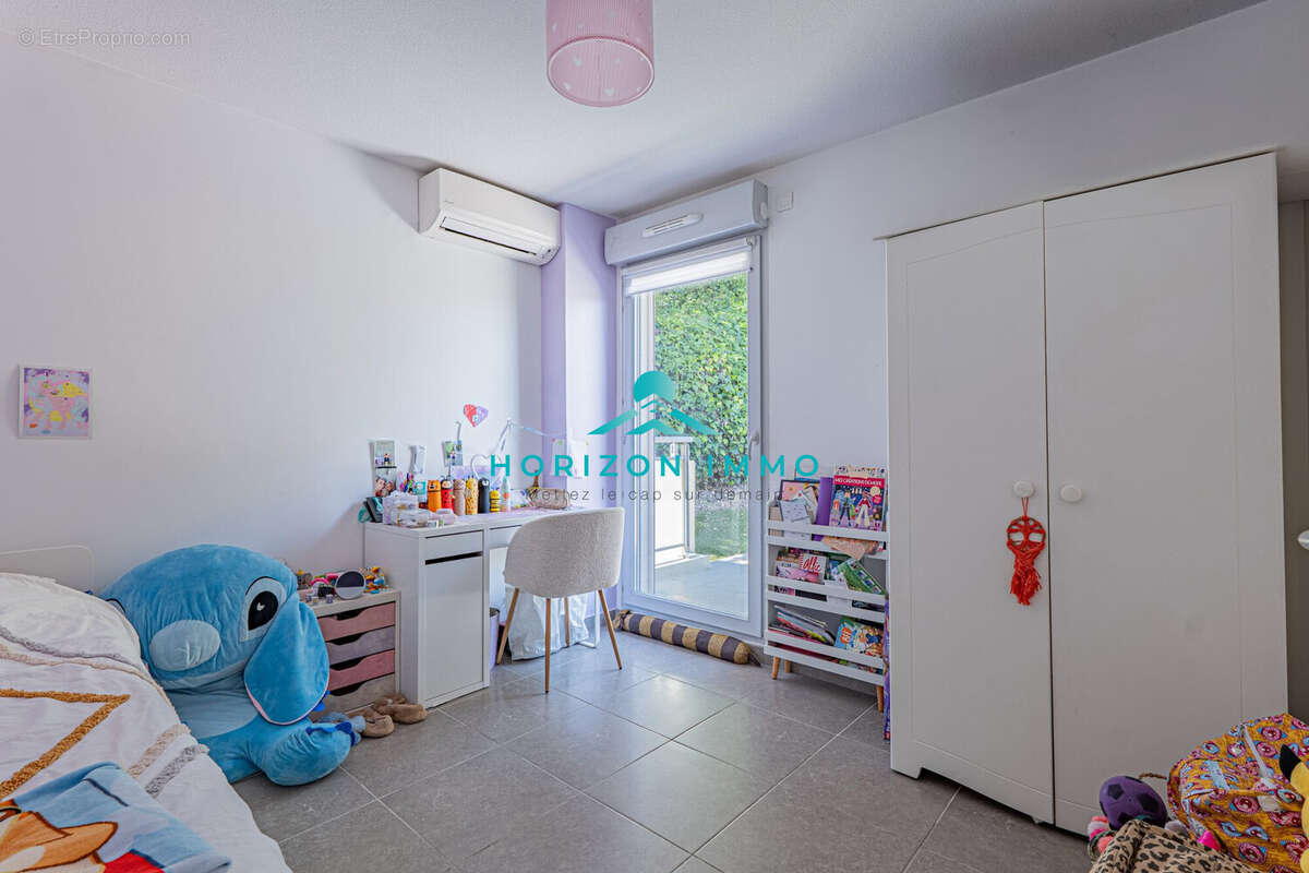 Appartement à SAINT-LAURENT-DU-VAR