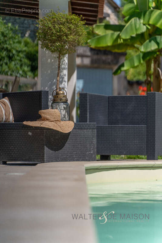 Maison à GENSAC-LA-PALLUE