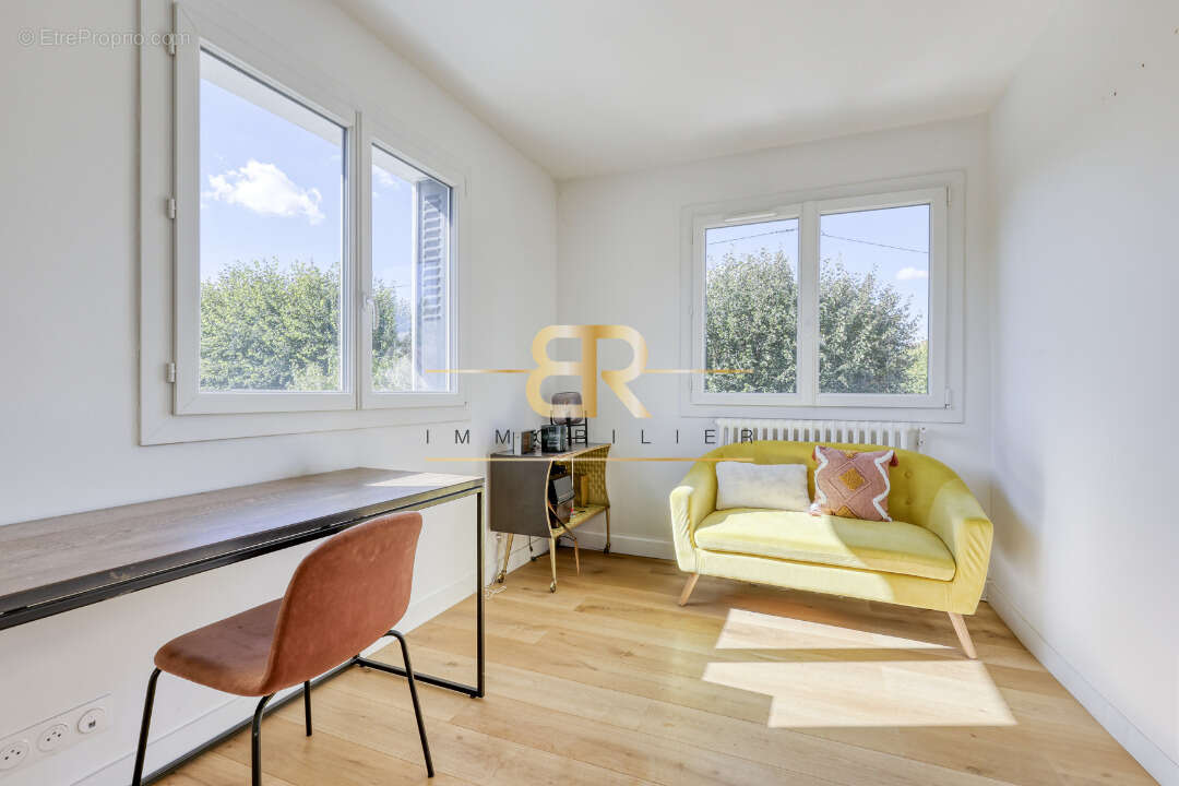 Maison à SAINT-MAUR-DES-FOSSES