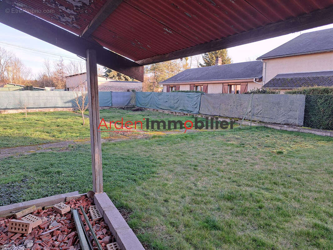 Maison à AMBLY-FLEURY