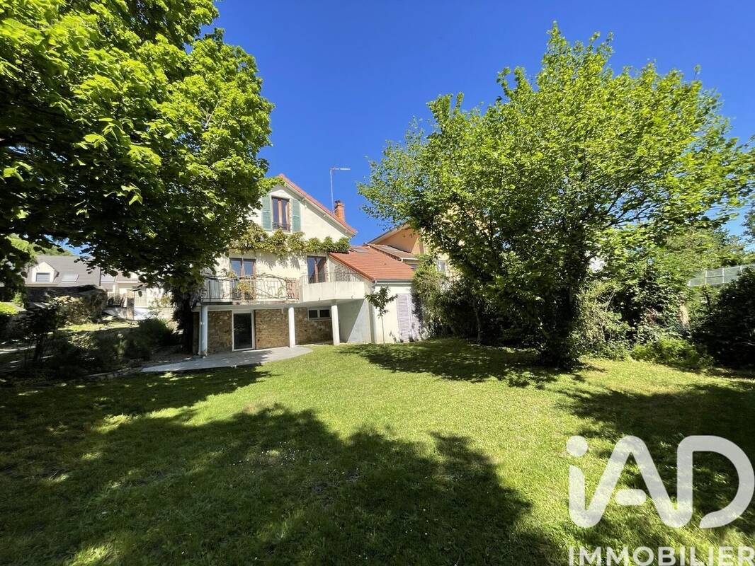 Photo 1 - Maison à BURES-SUR-YVETTE