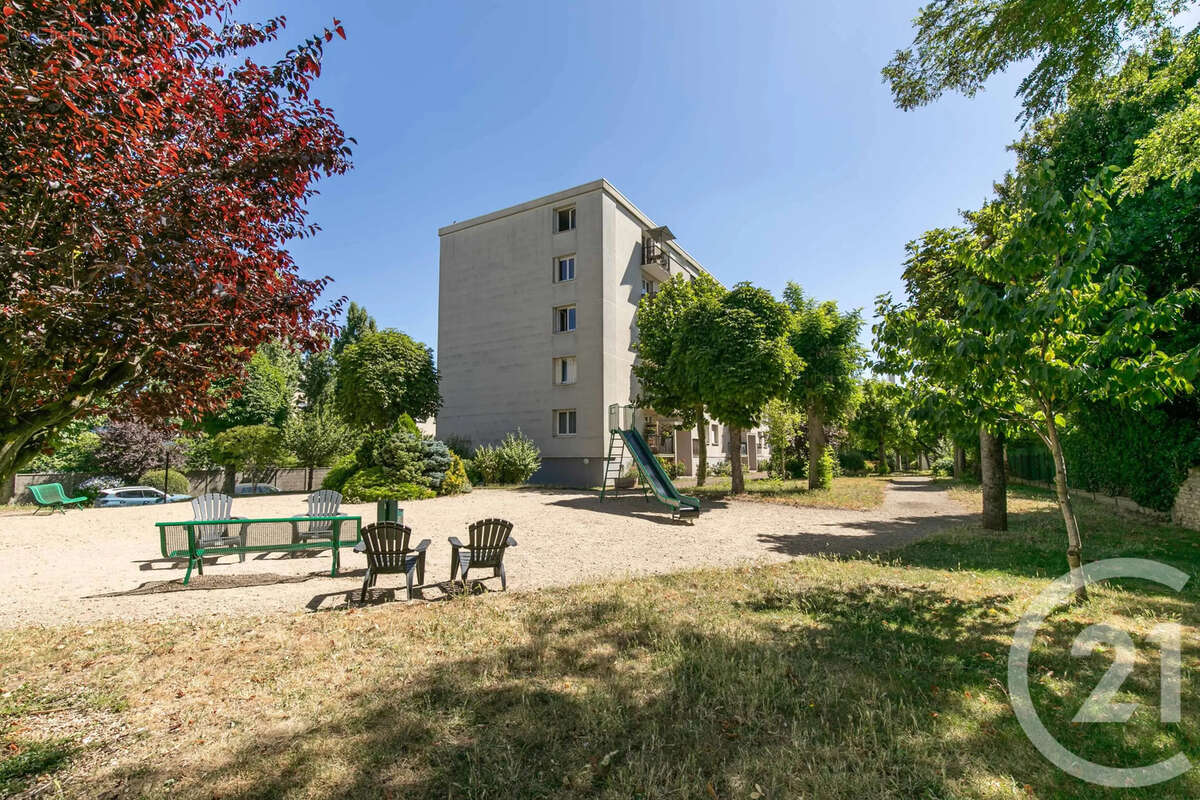 Appartement à SAINT-MAUR-DES-FOSSES