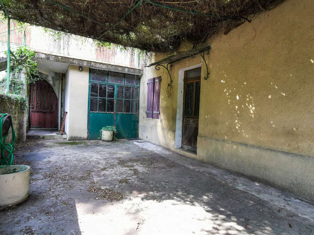 Maison à LES OLLIERES-SUR-EYRIEUX