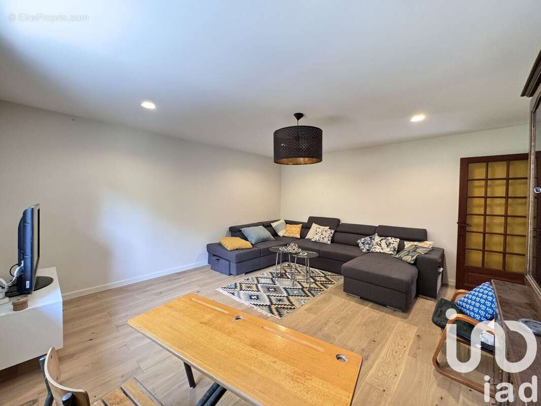 Photo 3 - Maison à SAINT-VICTOR-DE-CESSIEU