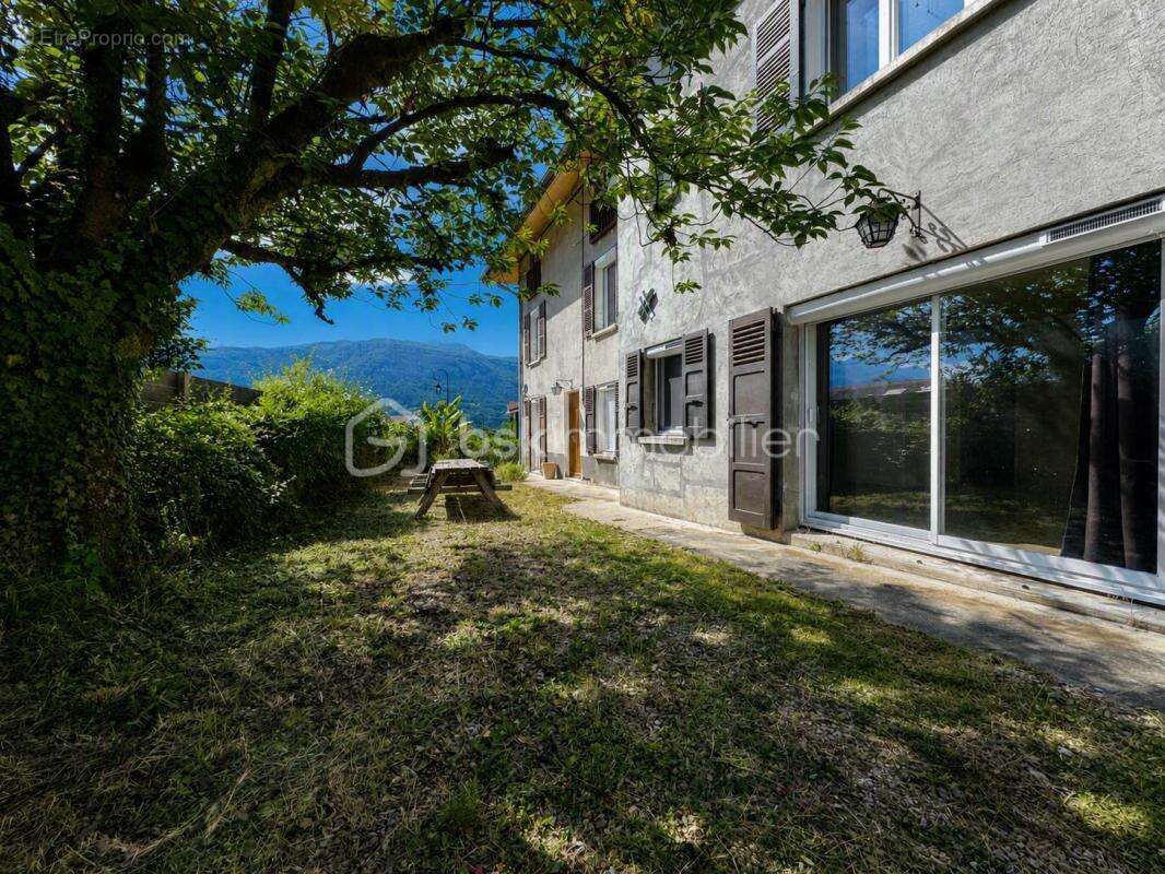 Maison familiale rénovée de 175 m² – 5 chambres – Terrain 904 m² - photo 26
