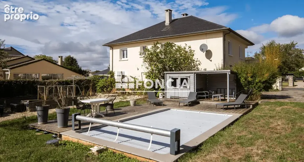 Maison familiale avec deux logements indépendants et piscine à Sébazac-Concourès, aux portes de Rodez - photo 1