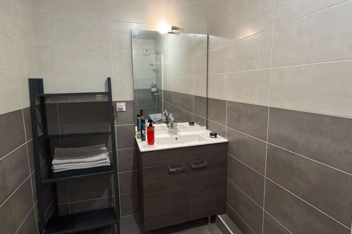Bron – secteur Parc de Parilly – T2 avec exceptionnelle loggia de 17 m² et garage - photo 7