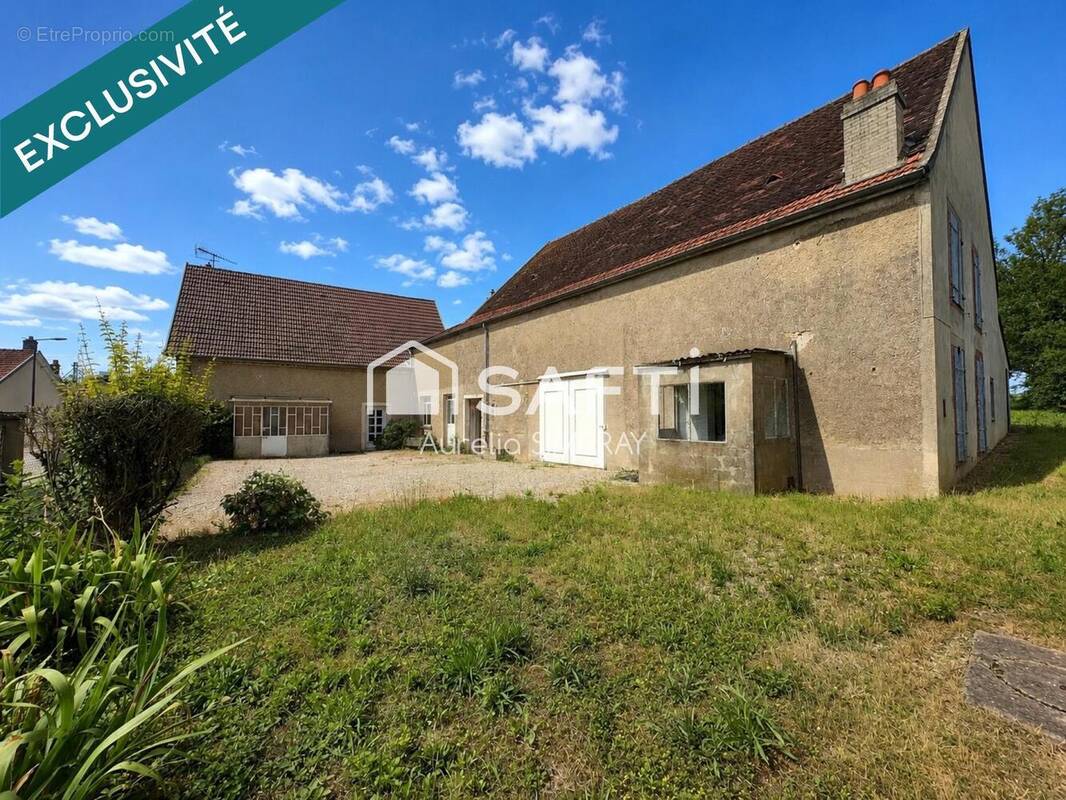 Photo 1 - Maison à SAULON-LA-CHAPELLE