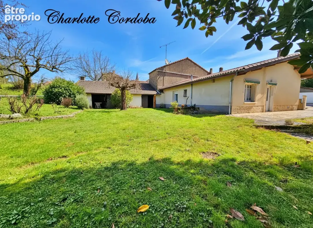 Maison plain-pied 3 chambres - Double garage - Dépendances - 2980 m² de terrain et bois - photo 3