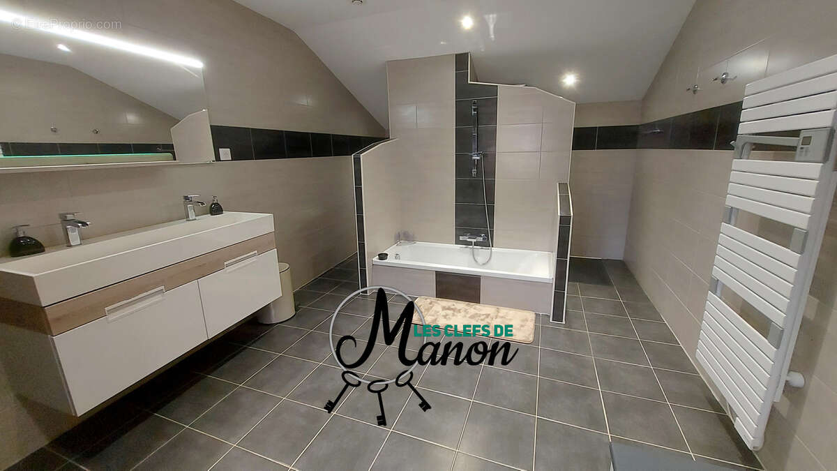 Maison à CHATEAUPONSAC