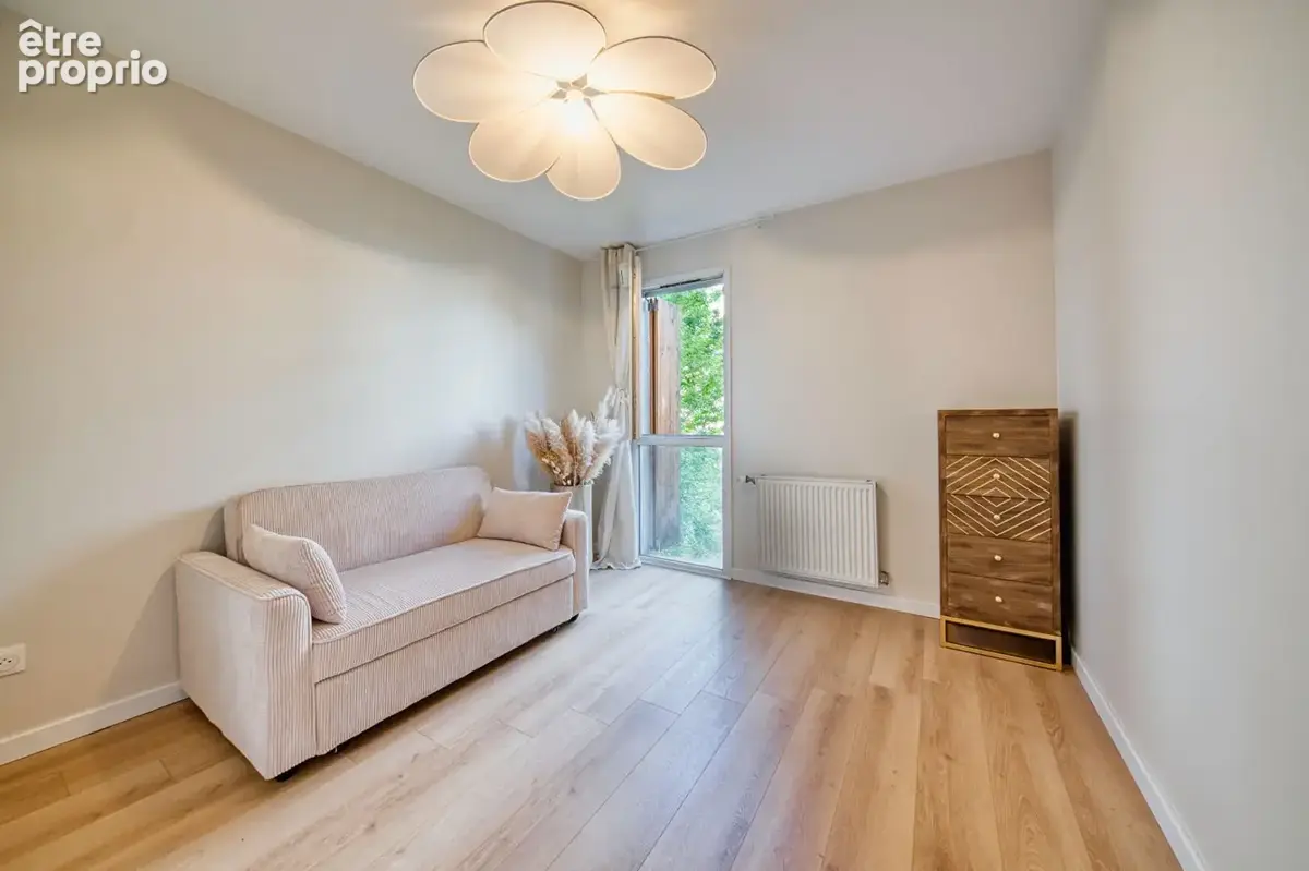 Magnifique T3 de 57 m²  Traversant Est-Ouest, calme et lumineux à Villeurbanne République - photo 8