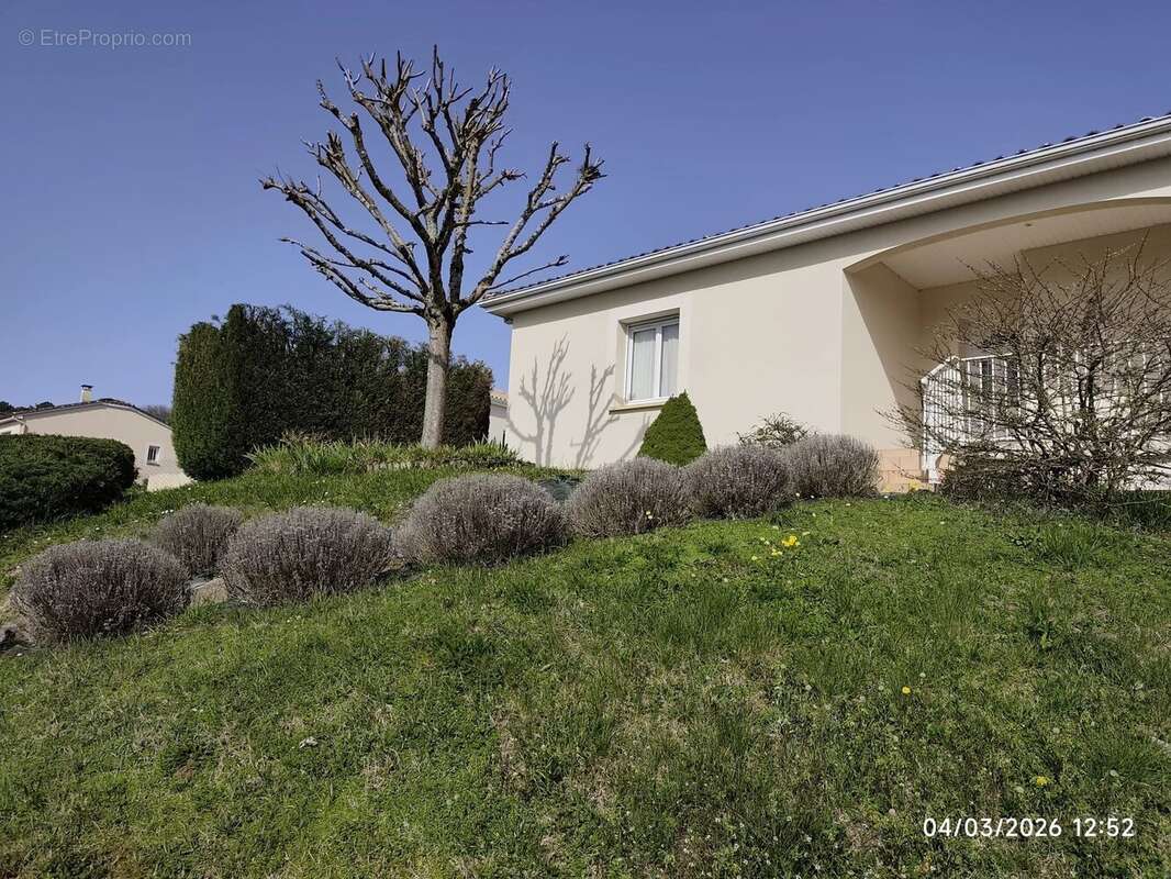 Maison à SAINT-ASTIER