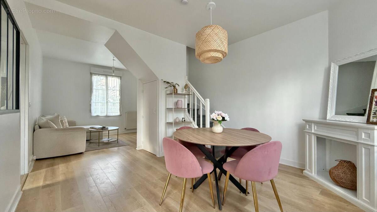 Maison à CORBEIL-ESSONNES