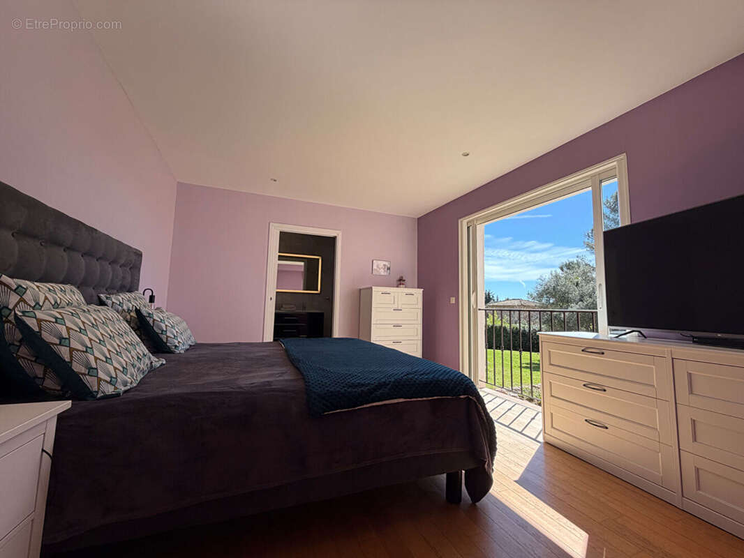 Maison à BAGNOLS-EN-FORET