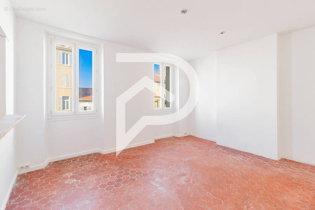 Appartement à MARSEILLE-6E