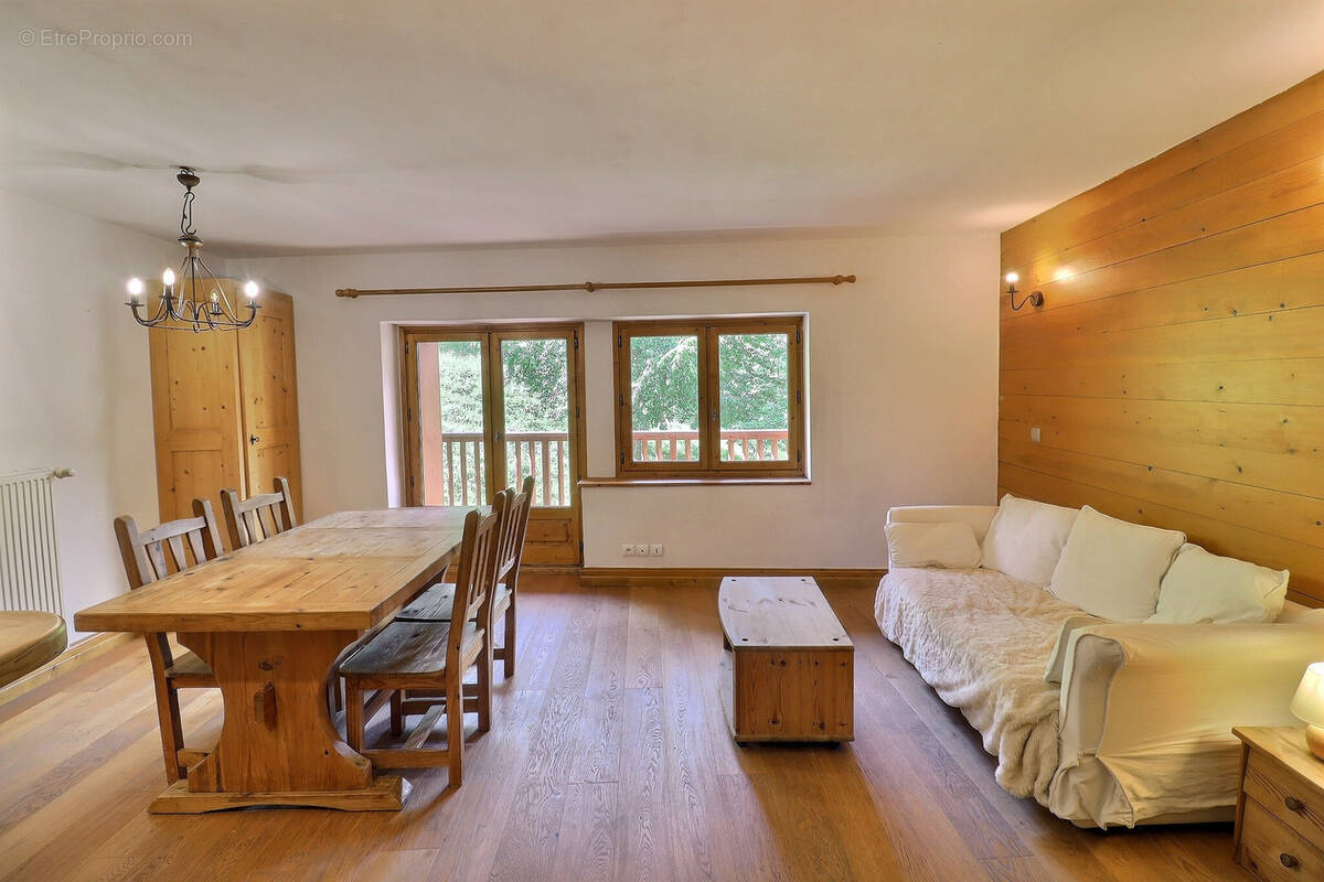Appartement à LES ALLUES