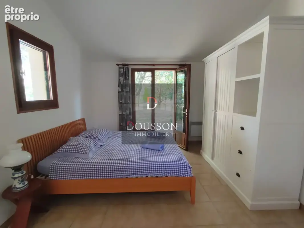 Villa avec dépendances et terrain constructible à Saint-Siffret - photo 16