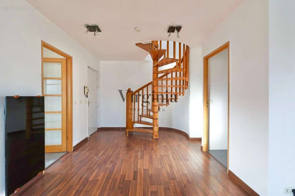 Appartement à CHARENTON-LE-PONT