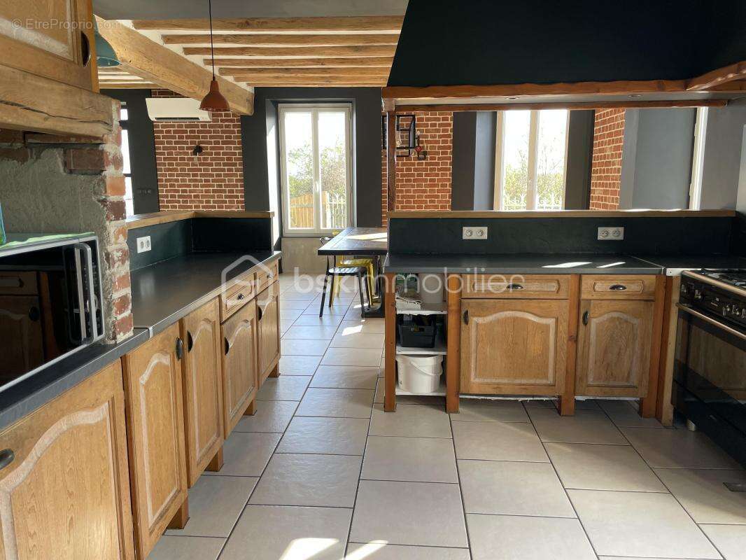 Maison à VILLENEUVE-SUR-YONNE