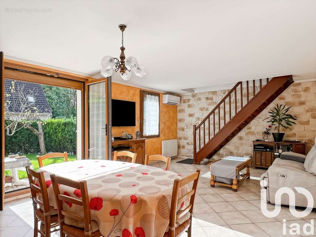 Photo 2 - Maison à PONTAULT-COMBAULT