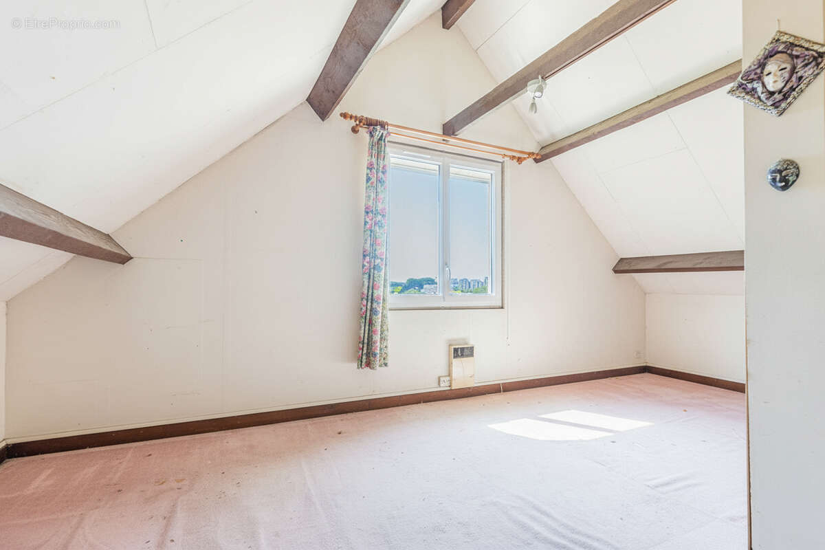 Maison à VERRIERES-LE-BUISSON