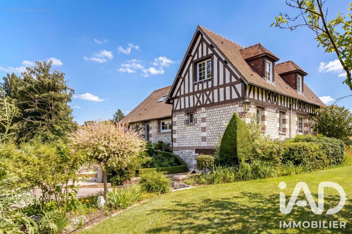 Maison 175 m² à Saint-Martin-De-Boscherville  - photo 2