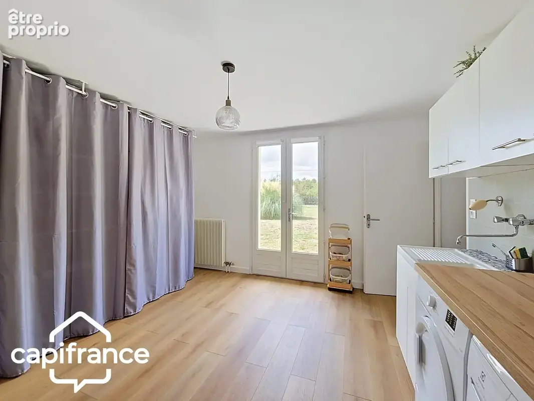 PROCHE DE THOUARS Maison de plain pied de 111m2 avec + de 2 hectares de terrain avec dépendance de 900m2 - photo 11