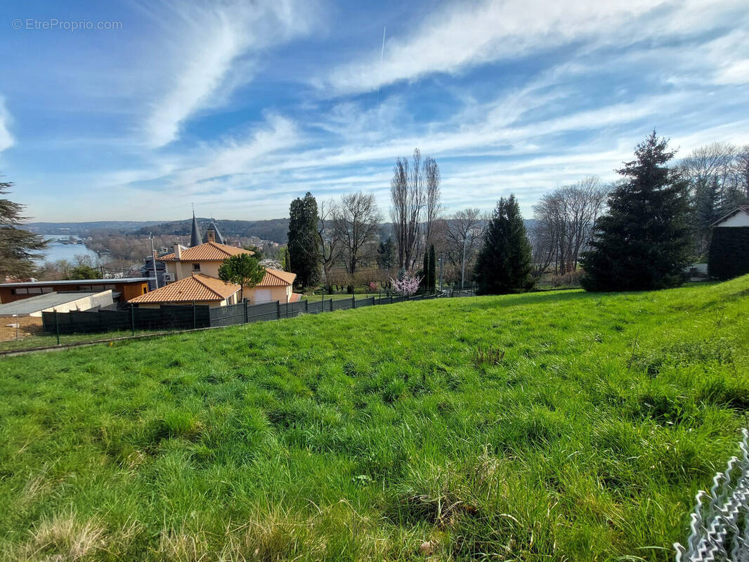 Terrain à SAINT-ROMAIN-AU-MONT-D'OR