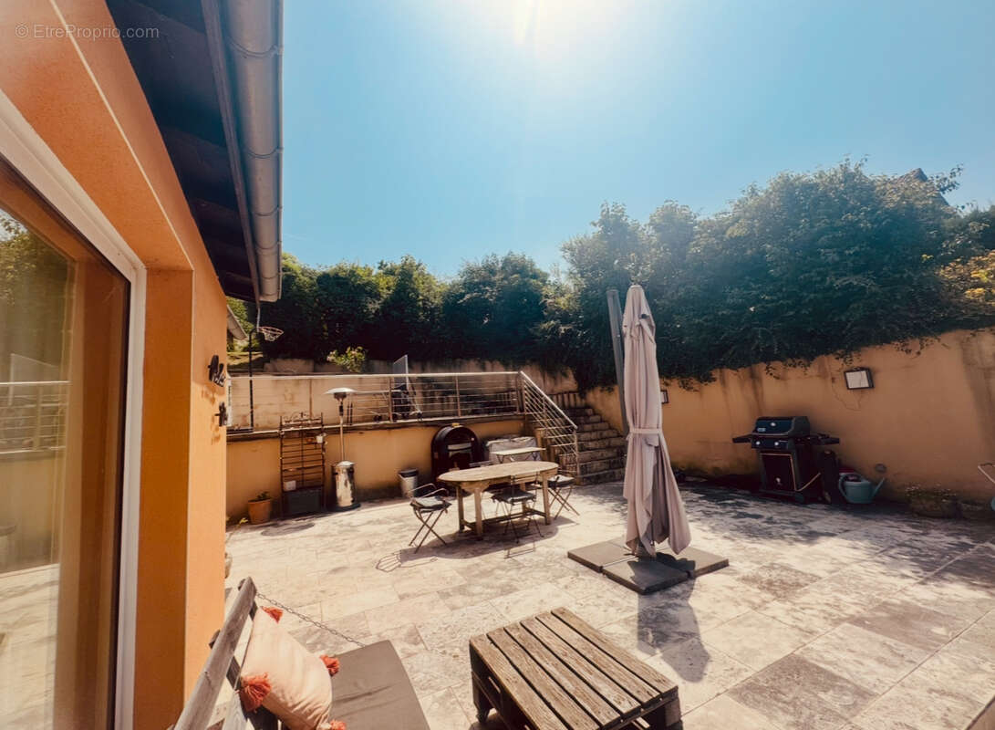 Maison à SATHONAY-VILLAGE