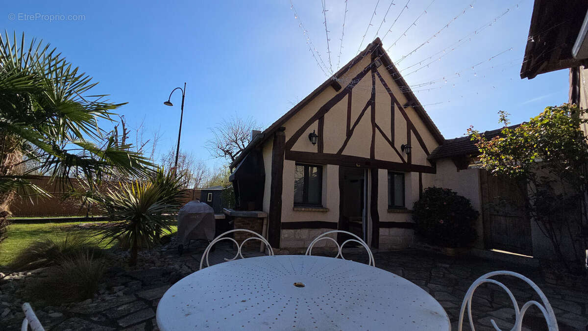 Maison à FRENEUSE