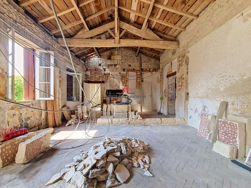 Maison 166 m² à Saint-Christoly-De-Blaye  - photo 5