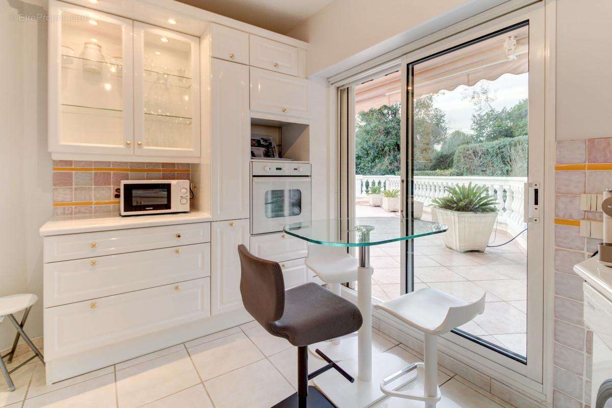 Appartement à MANDELIEU-LA-NAPOULE