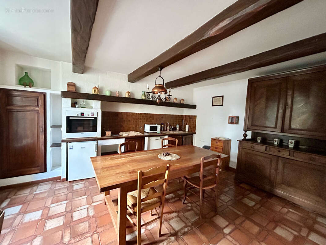 Maison à PERNES-LES-FONTAINES
