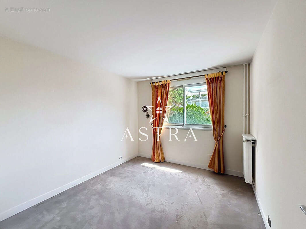 Appartement à LE PLESSIS-ROBINSON