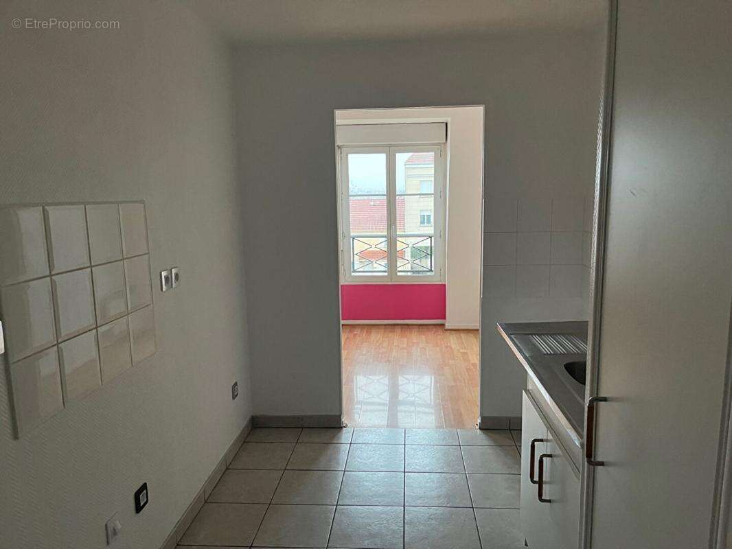 Appartement à CORBEIL-ESSONNES