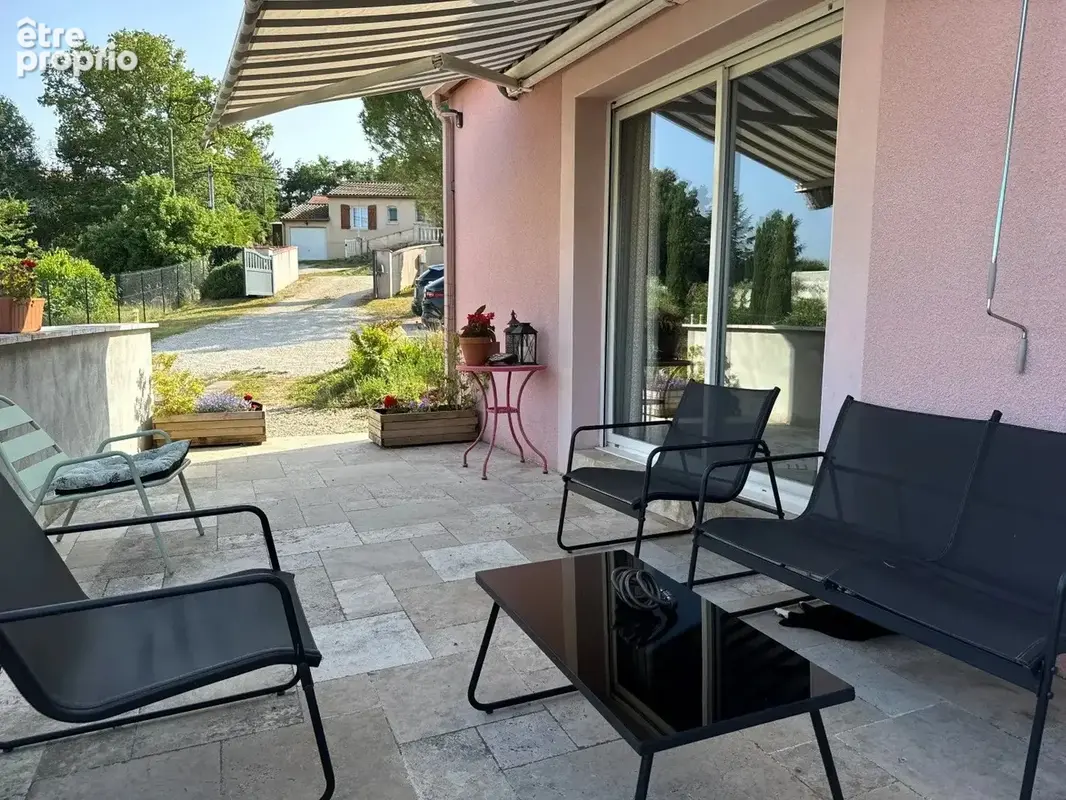 Maison et piscine sur 1770 m² de terrain - photo 16