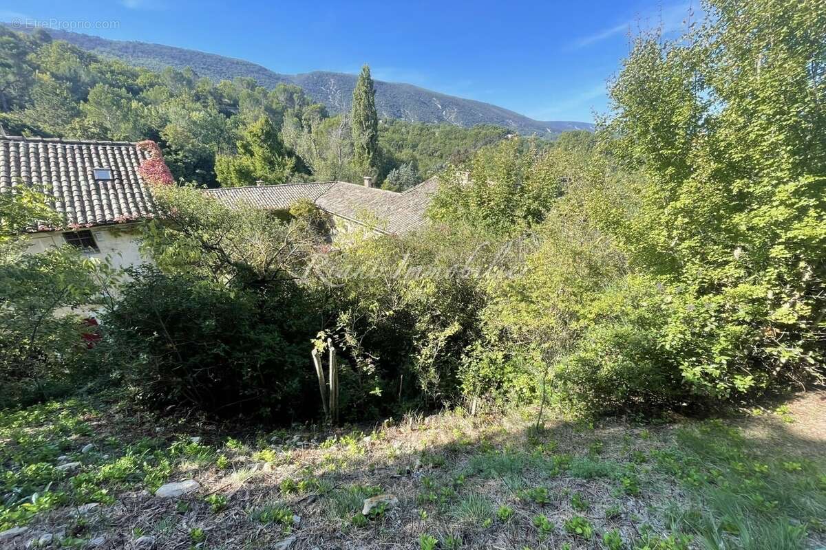 Terrain à BONNIEUX