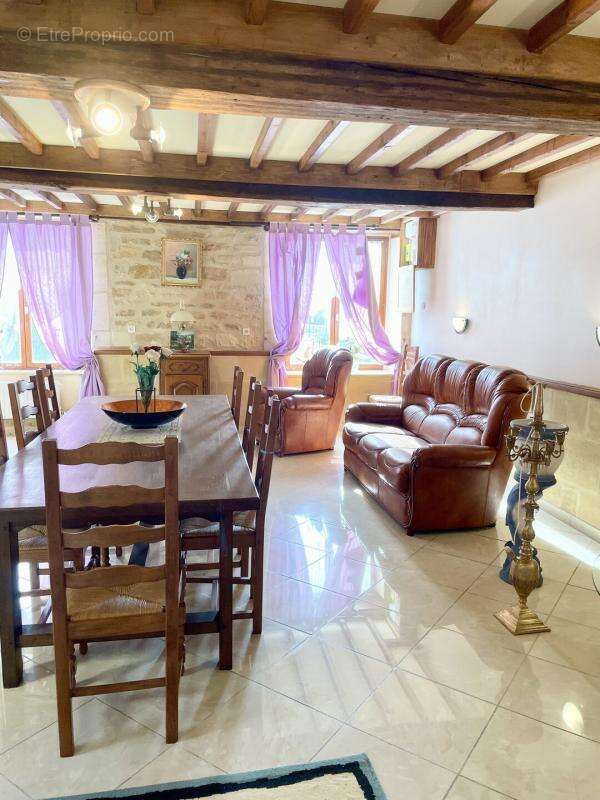 Maison à CHARBOGNE