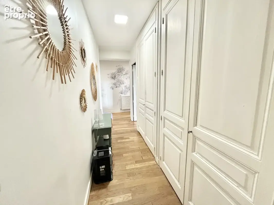 7 pièces de 183 M2 - Centre-ville - 5 chambres - Cuisine équipée - Parking - photo 17
