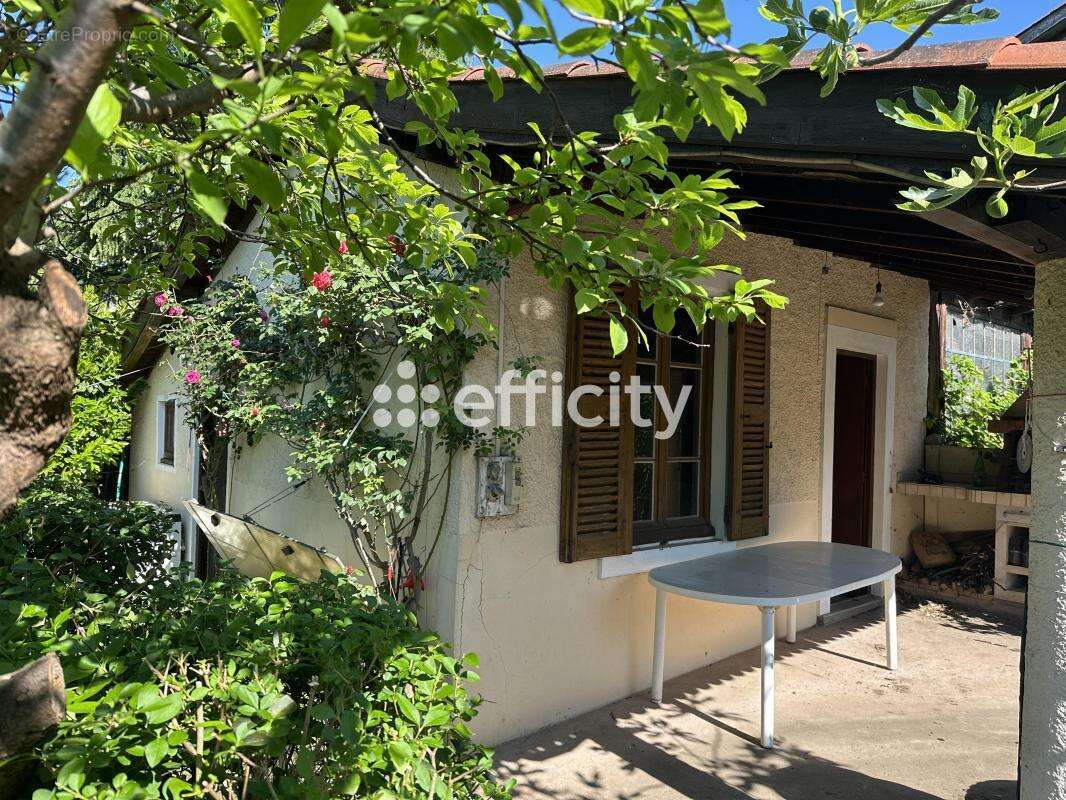 Maison à SAINTE-FOY-LES-LYON