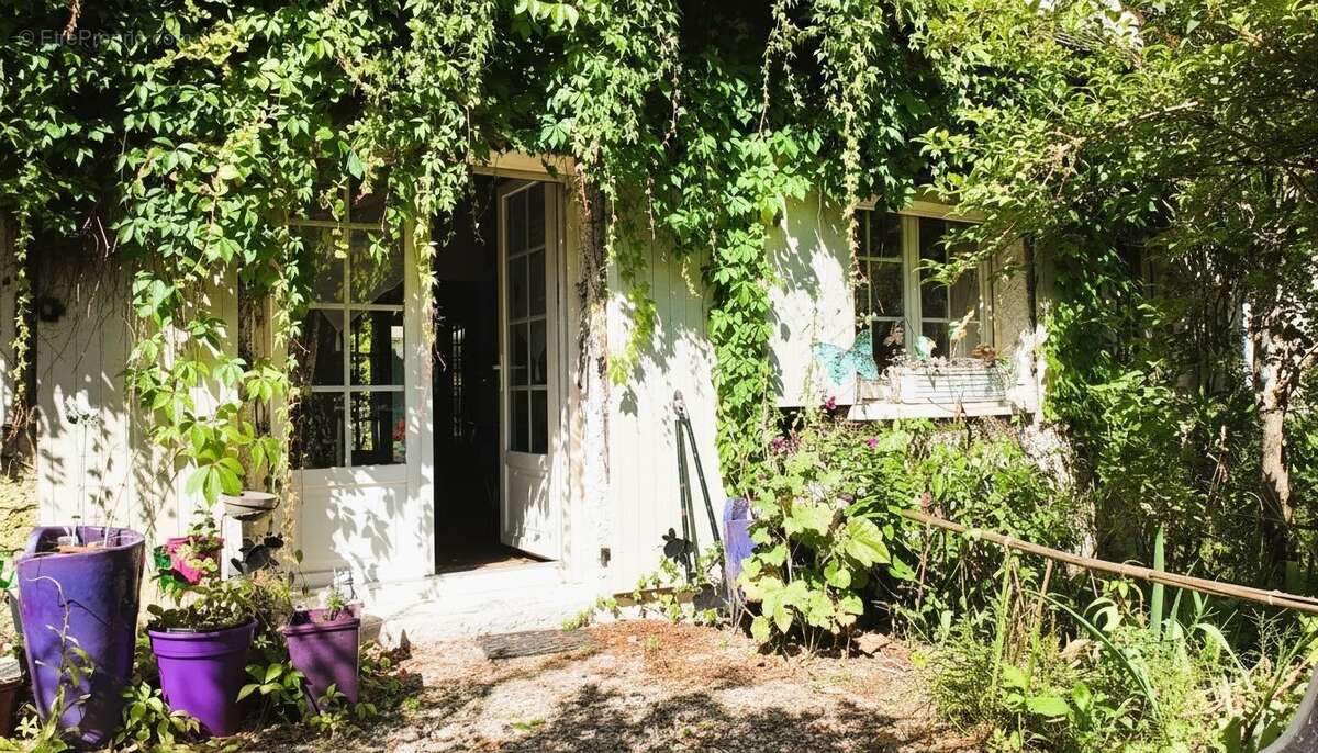 Maison à CLAIREFONTAINE-EN-YVELINES