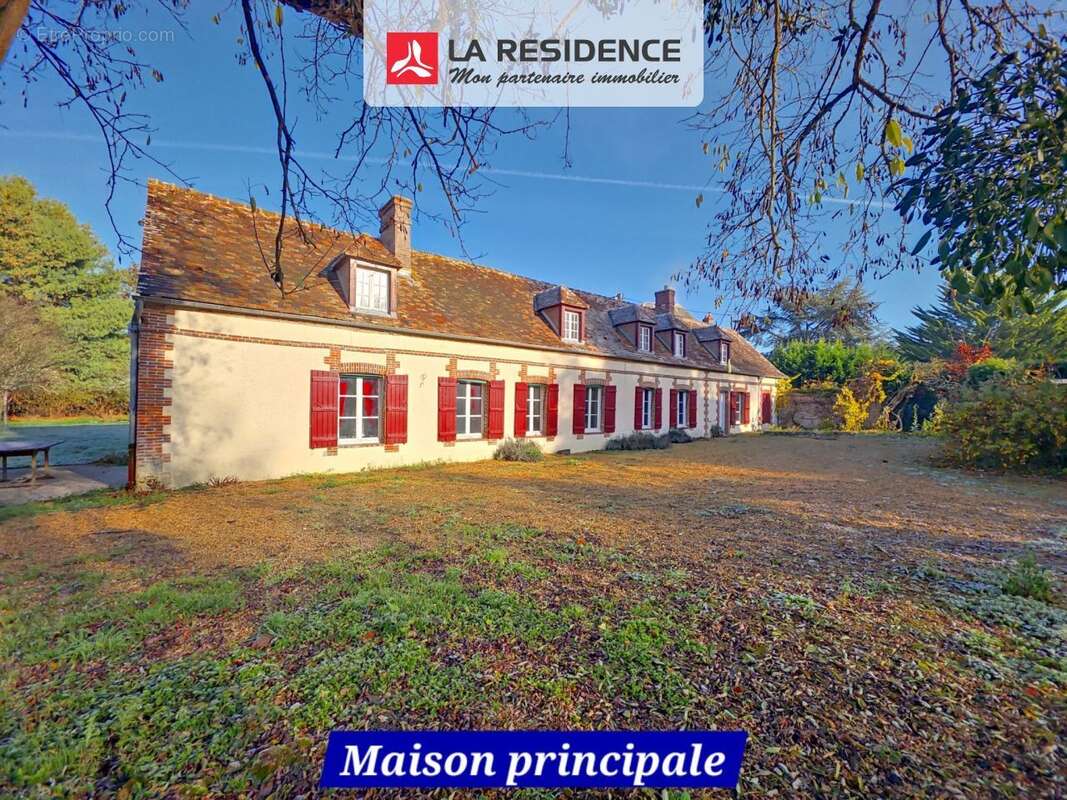 Maison à HOUDAN